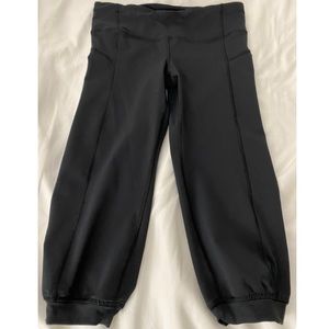 Lululemon cropped leggings Size: 2